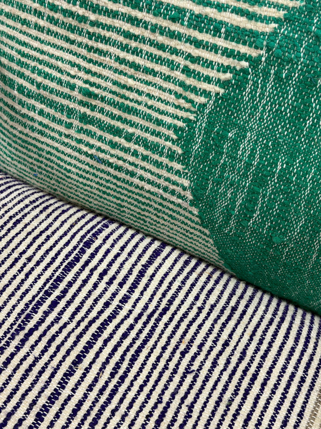 Poltrone cedro e pattern astratto